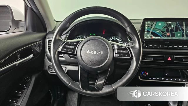 Kia Seltos 2022 Белый из Кореи, фото 5