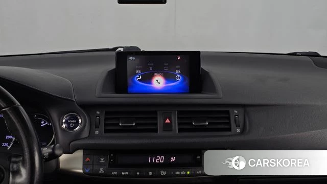 Lexus CT200h 2018 Белый из Кореи, фото 5
