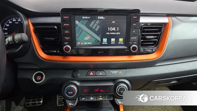 Kia Stonic 2018 Белый из Кореи, фото 5