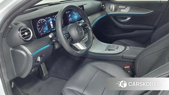 Mercedes-Benz E-Class W213 2022 Белый из Кореи, фото 5