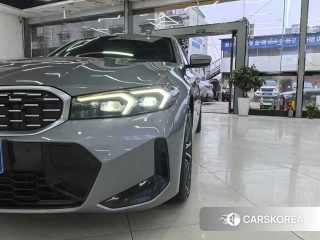 BMW 3 series 2023 Темно-серый из Китая, фото 5