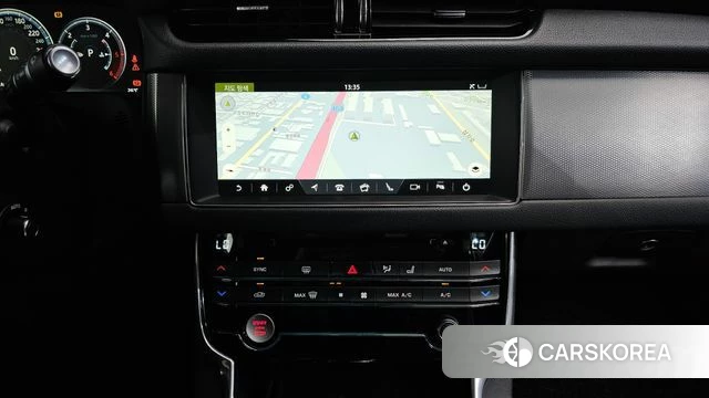 Jaguar XF (X260) 2018 Черный из Кореи, фото 5