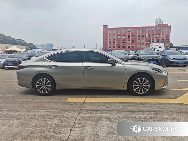 Lexus ES 2021 Серебристо-серый из Китая, фото 5