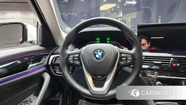 BMW 5 Series (G30) 2018 Белый из Кореи, фото 5