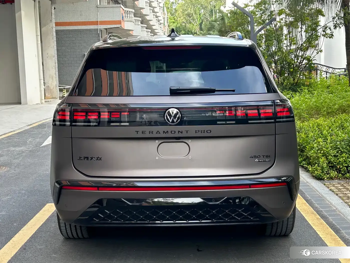 Volkswagen Touareg 2026 Champagne/brown из Китая, фото 5