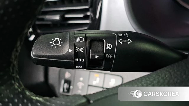 Kia Stonic 2018 Серебристо-серый из Кореи, фото 5