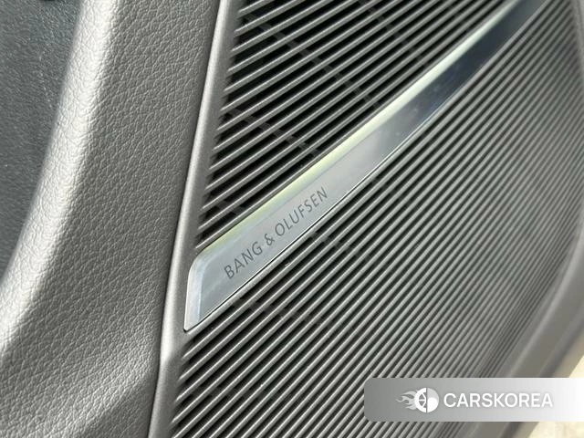 Audi Q8 2024 Черный из Китая, фото 5