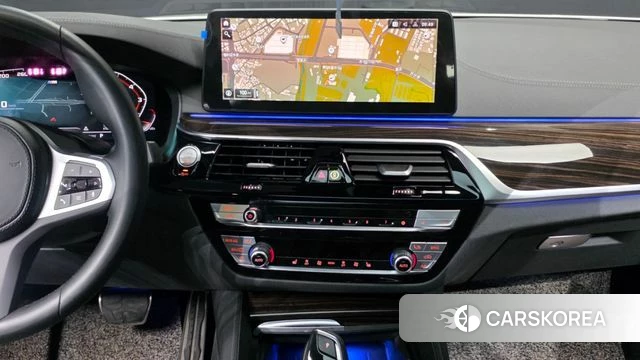 BMW 5 Series (G30) 2022 Белый из Кореи, фото 5