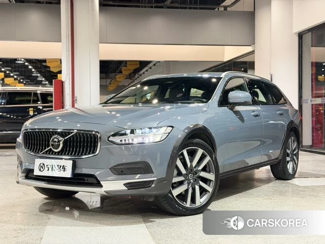 Volvo V90 2022 Серебристо-серый из Китая, фото 5