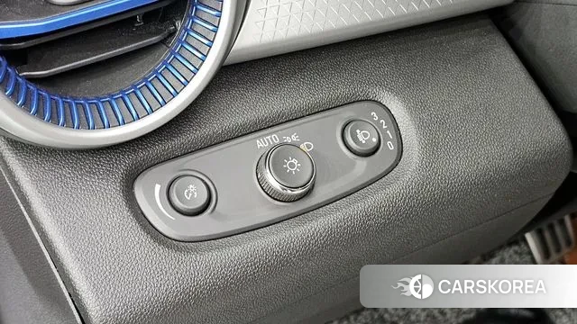 Chevrolet (GM Daewoo) Trax Crossover 2023 Белый из Кореи, фото 5