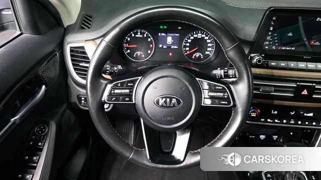 Kia Seltos 2021 Серый из Кореи, фото 5