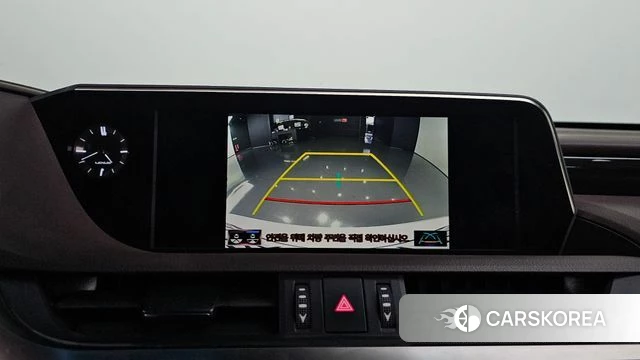 Lexus ES300h 7th generation 2019 Белый из Кореи, фото 5
