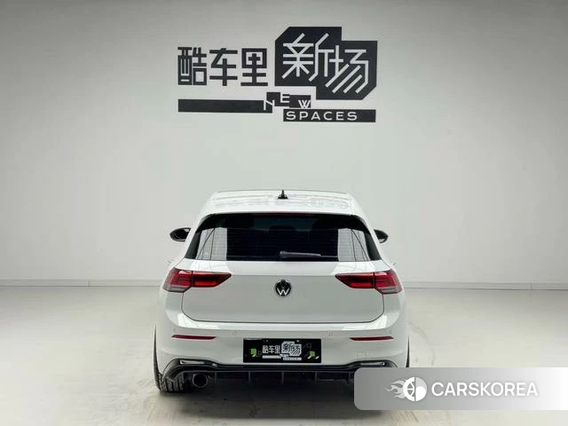 Volkswagen Golf 2024 Белый из Китая, фото 5