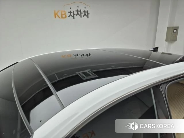 Hyundai Grandeur Hybrid (GN7) 2023 Белый из Кореи, фото 5