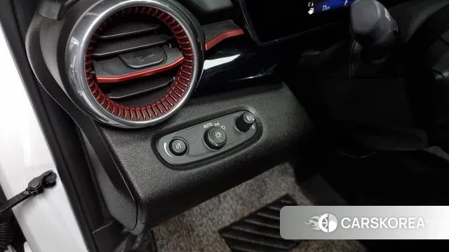 Chevrolet (GM Daewoo) Trax Crossover 2023 Белый из Кореи, фото 5