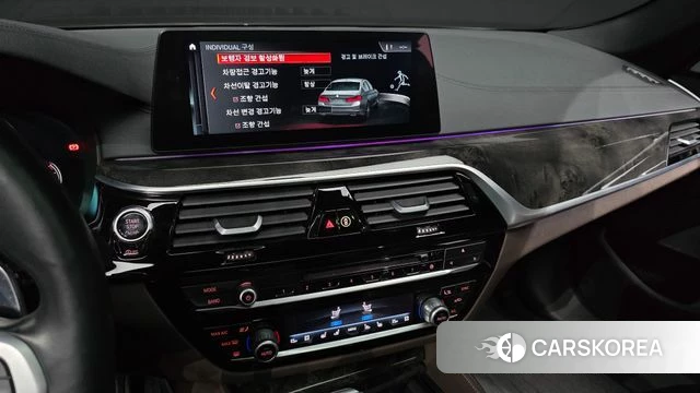 BMW 5 Series (G30) 2018 Светло-серебряный цвет из Кореи, фото 5