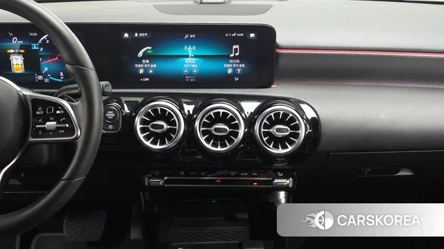 Mercedes-Benz A-Class W177 2021 Белый из Кореи, фото 5