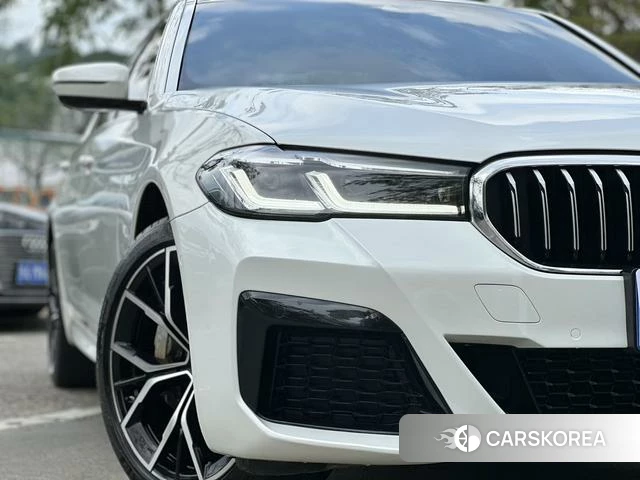 BMW 5 series 2021 Белый из Китая, фото 5