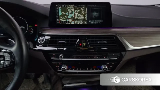 BMW 5 Series (G30) 2019 Белый из Кореи, фото 5