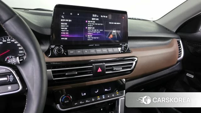 Kia Seltos 2022 Белый из Кореи, фото 5