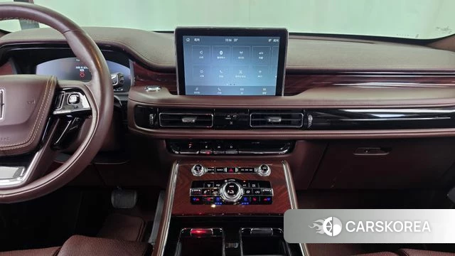Lincoln Aviator 2nd generation 2022 Белый из Кореи, фото 5