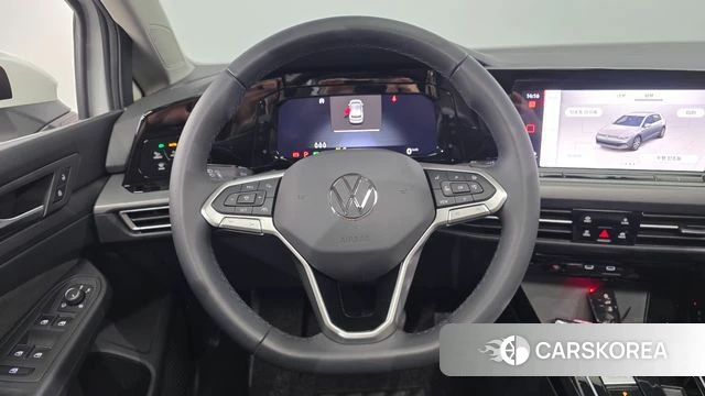 Volkswagen Golf 8th Generation 2024 Белый из Кореи, фото 5