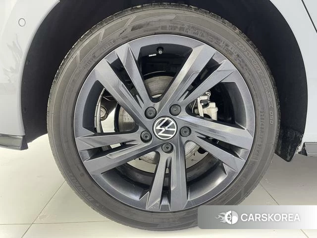 Volkswagen Golf 2023 Темно-серый из Китая, фото 5