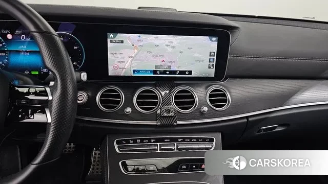 Mercedes-Benz E-Class W213 2022 Белый из Кореи, фото 5