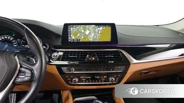 BMW 5 Series (G30) 2018 Серебристо-серый из Кореи, фото 5