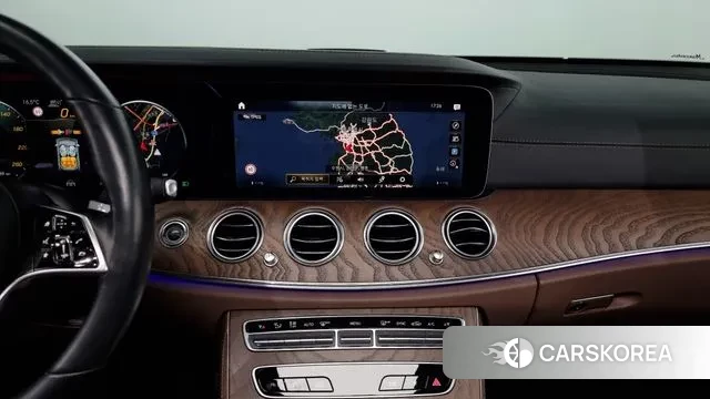 Mercedes-Benz E-Class W213 2020 Белый из Кореи, фото 5