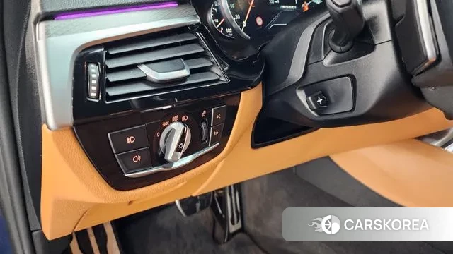 BMW 5 Series (G30) 2018 Синий из Кореи, фото 5