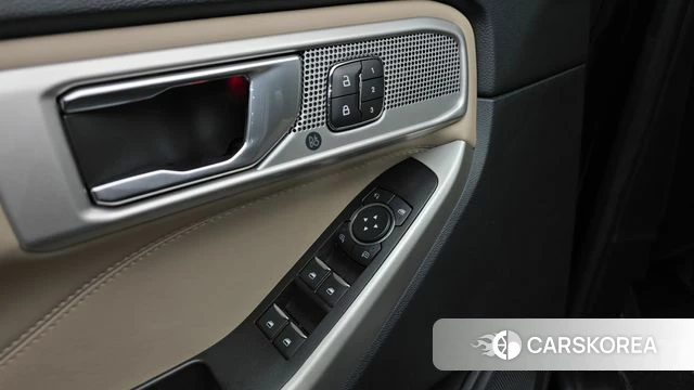 Ford Explorer 6th Generation 2021 Черный из Кореи, фото 5