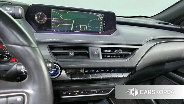 Lexus UX250h 2021 Серебристо-серый из Кореи, фото 5