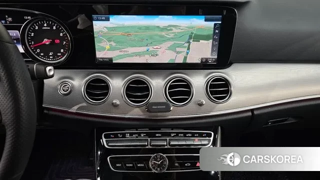 Mercedes-Benz E-Class W213 2018 Белый из Кореи, фото 5