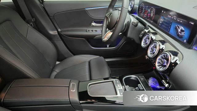 Mercedes-Benz A-Class W177 2024 Черный из Кореи, фото 5