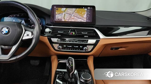 BMW 5 Series (G30) 2022 Белый из Кореи, фото 5