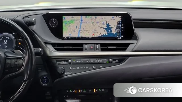 Lexus ES300h 7th generation 2018 Белый из Кореи, фото 5