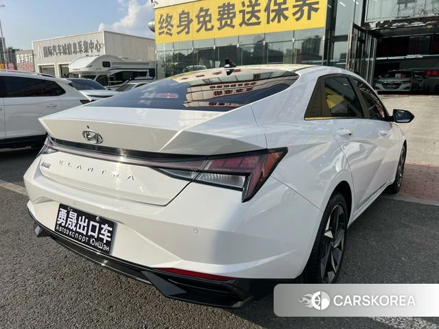 Hyundai Elantra 2023 Белый из Китая, фото 5