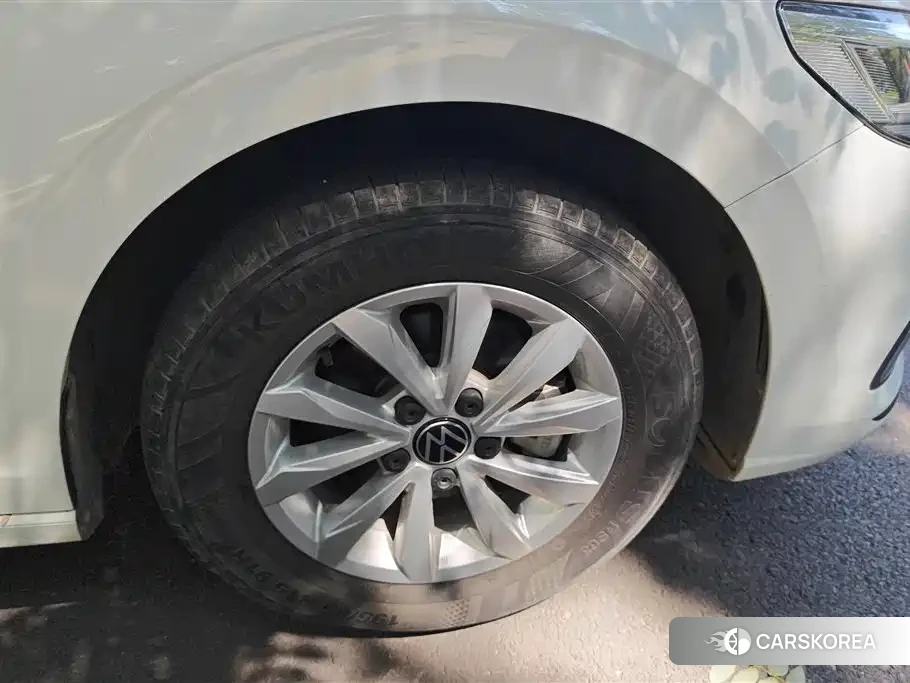 Volkswagen Bora 2023 Белый из Китая, фото 5