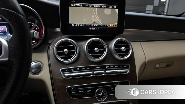 Mercedes-Benz C-Class W205 2018 Белый из Кореи, фото 5