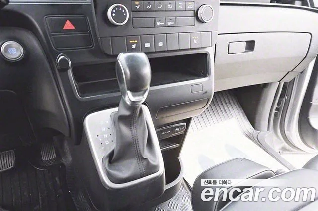 Hyundai Staria 2022 Серебристо-серый из Кореи, фото 5