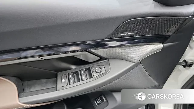 BMW 5 Series (G60) 2025 Белый из Кореи, фото 5