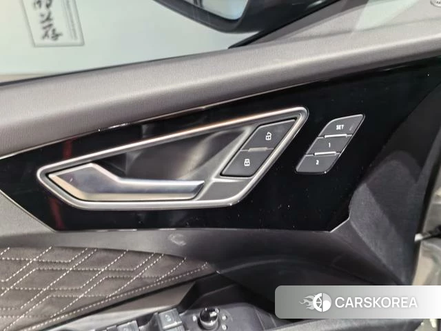 Audi Q4 e-tron 2023 Темно-серый из Китая, фото 5