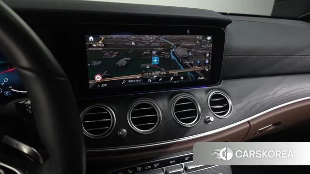 Mercedes-Benz E-Class W213 2022 Песочный из Кореи, фото 5