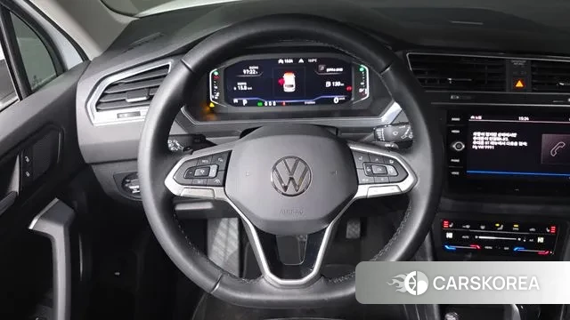 Volkswagen Tiguan second Generation 2023 Белый из Кореи, фото 5