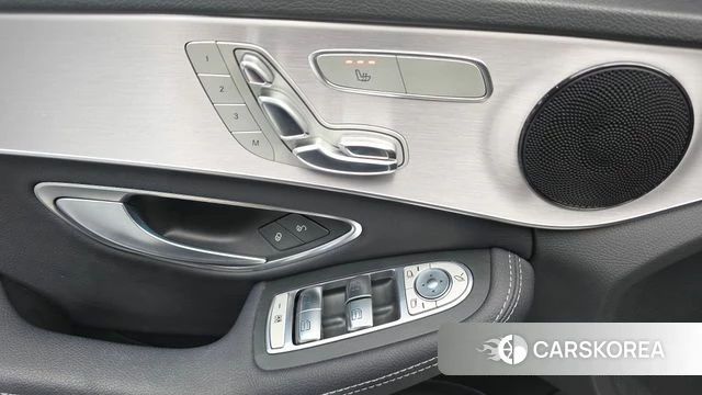 Mercedes-Benz C-Class W205 2018 Белый из Кореи, фото 5