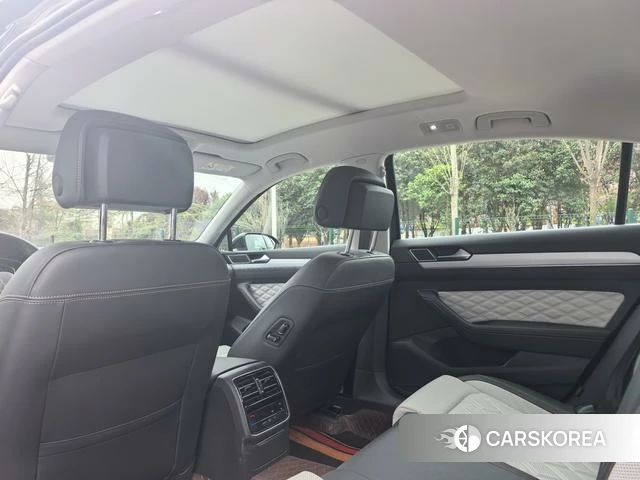 Volkswagen Magotan 2026 Черный из Китая, фото 5