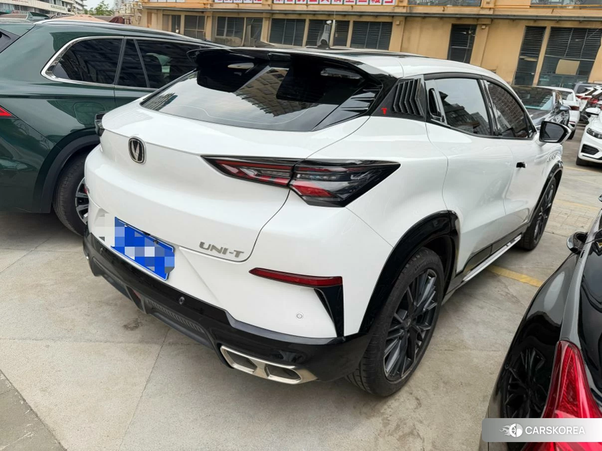 Chang'an UNI-T 2023 Белый из Китая, фото 5