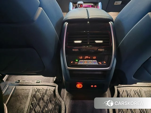 BMW XM (G09) 2023 Цвет галактики из Кореи, фото 5