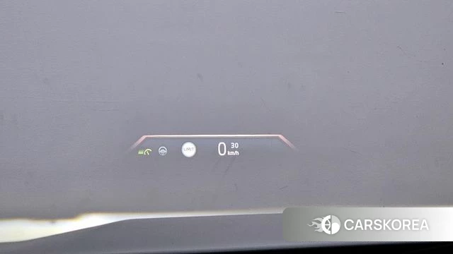 BMW 5 Series (G60) 2024 Светло-серебряный цвет из Кореи, фото 5